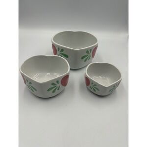 Vintage Style Heart Shaped Ceramic Nesting Bowls White Red Green Set of‎ 3